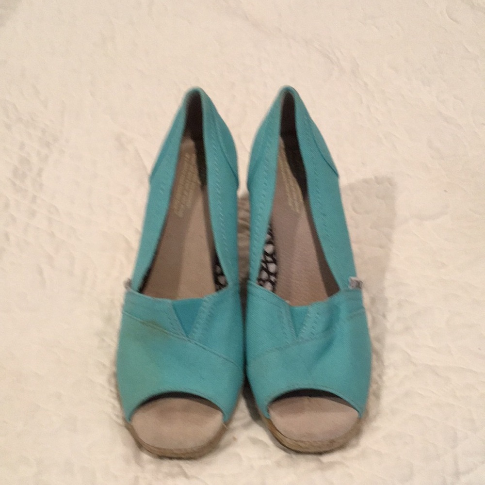 Toms wedges